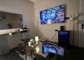 استديو بسرير ماستر