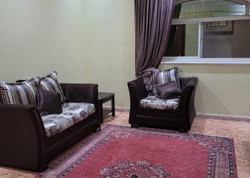 شقه بغرفة نوم مميزة مع جلسة