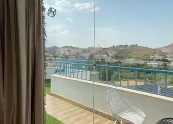 شالية دورين بخمس غرف نوم وبلكونه