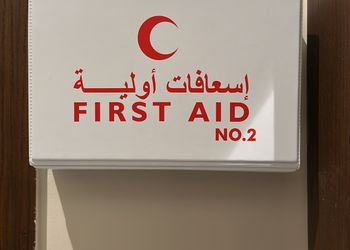 غرفة نوم بسرير ماستر