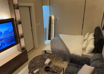 استديو هادئ بسرير ماستر