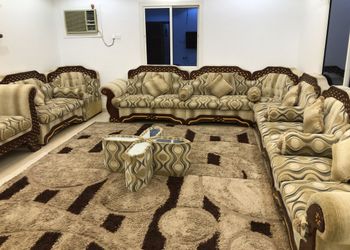 استراحة بجلسة خارجية ملعب كرة طائرة