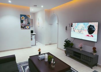 شقة بغرفة معيشة وغرفتين نوم 