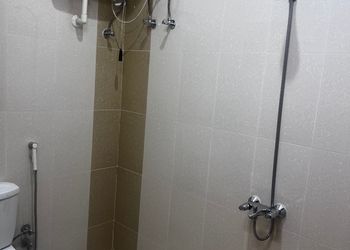 شقة بغرفة معيشة وغرفتين نوم 