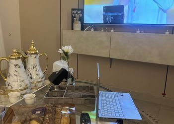 استديو بسرير ماستر وجلسة جانبية 