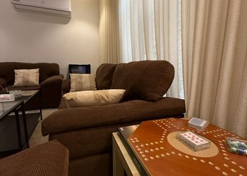 شقة راقية بصالة ودخول ذاتي
