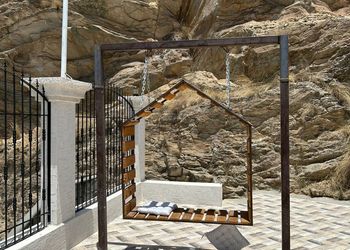 كوخ بصالة وثلاث غرف نوم وإطلالة