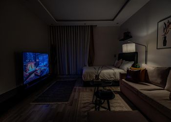 استديو بتصميم أنيق وسرير مريح 