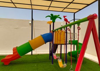 شاليه بصالة جلوس وجلسة خارجية
