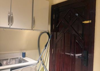 استديو بسرير ماستر وجلسة جانبية