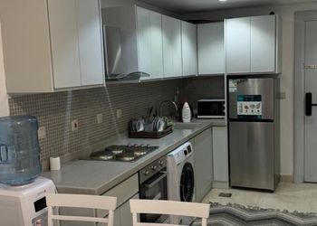 شقة بغرفة نوم مطلة على البحر 