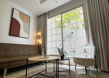 استديو بأثاث مريح وبسيط 