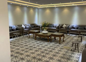 استراحة بمسطح اخضر ومجالس