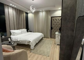 استديو هادئ بسرير ماستر