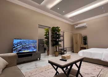 استديو بسرير ماستر 