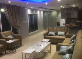 شالية بصاله تطل على المسبح