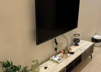 شقة بغرفتين نوم وصالة ومجلس