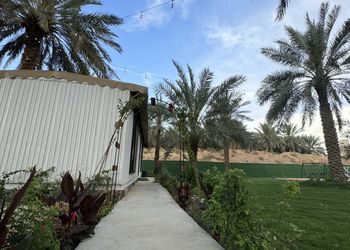 مزرعة بمناظر خلابة وجلسات خارجية 