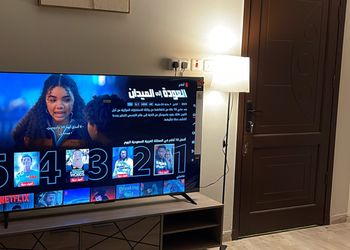 استديو بأثاث مريح وبسيط