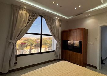 استراحه بمسبح كبير 