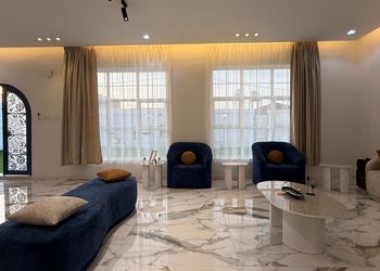 استراحة بجلسة خارجية ومسطح اخضر