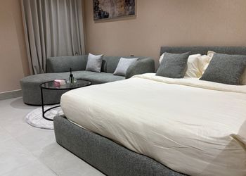 استديو هادئ بسرير ماستر