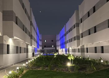 استديو بسرير ماستر 