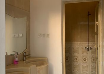 شاليه بمسطح اخضر