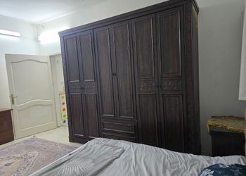 شقة بغرفتين نوم وصالة ومجلس