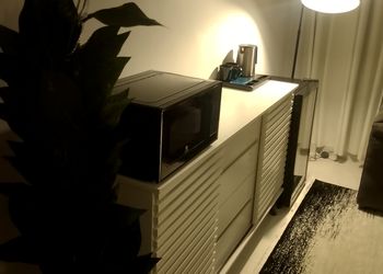 شقة بغرفة معيشة وغرفة نوم 