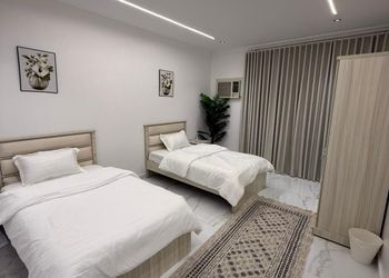 شقة بغرفة معيشة وغرفتين نوم 