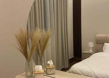شالية فاخر بغرفة نوم وجلسه خارجي