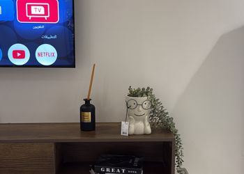 استديو بأثاث مريح وبسيط 