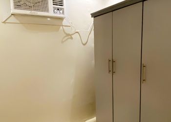 استديو بسرير ماستر وأثاث مريح 
