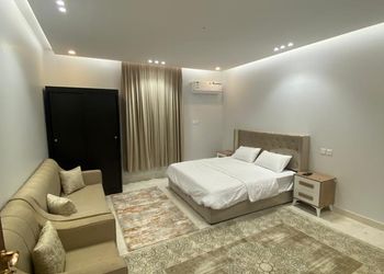 استديو بأثاث مريح وبسيط 
