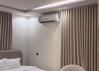 استديو بسرير ماستر وجلسة جانبية