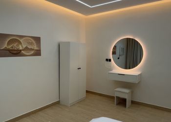 شقة بغرفة معيشة وغرفة نوم 