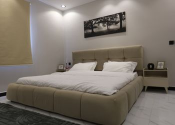 استديو بأثاث مريح وبسيط