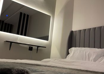 استديو بدخول ذاتي
