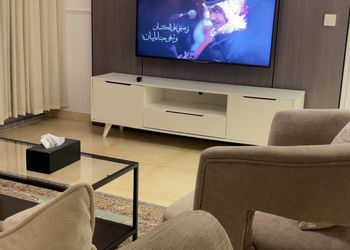شقة بغرفة جلوس وغرفة نوم 