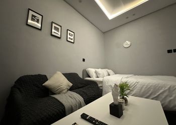 استديو هادئ بدخول ذاتي 