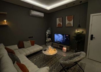 شقة بدخول ذاتي وتصميم هادئ