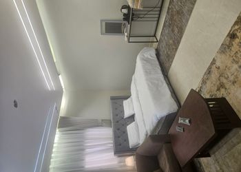 استديو بسرير ماستر