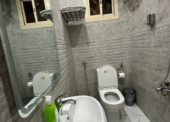 شقة أنيقة بصالة وغرفة نوم
