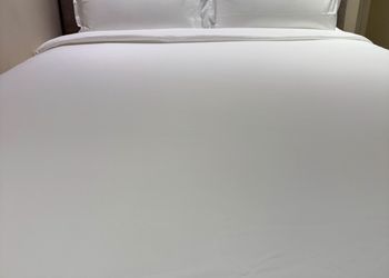 استديو مودرن بسرير ماستر وجلسة
