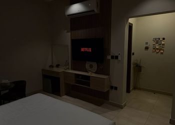 استديو بسرير ماستر