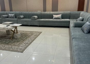 شاليه بمسطح اخضر ومسبح 
