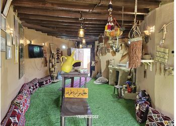 مزرعة بجلسة مطلة على مدرجات زرع