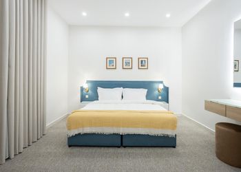 شقة بغرفتين نوم وصالة