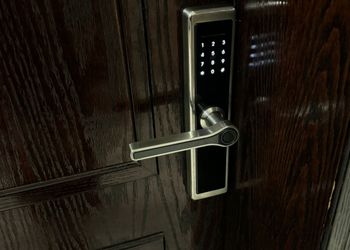 استديو بسرير ماستر وجلسة جانبية